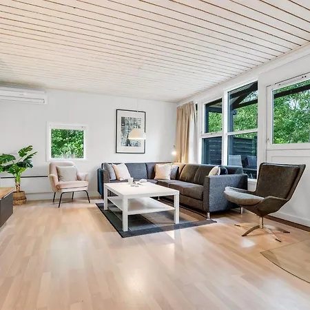 Torsten - 30m From The Sea By Interhome *