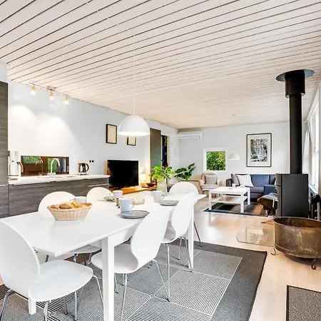 Torsten - 30m From The Sea By Interhome Semesterbostad Bøtø By