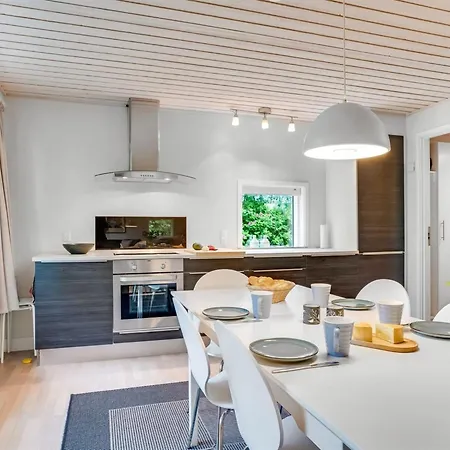Torsten - 30m From The Sea By Interhome *